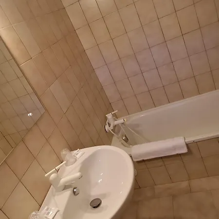 מלון Sant'andria 3*