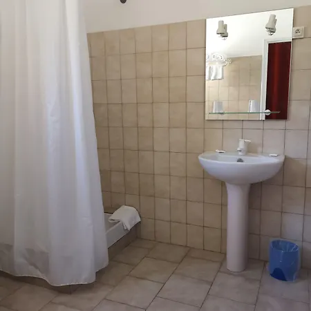 Sant'andria מלון 3*